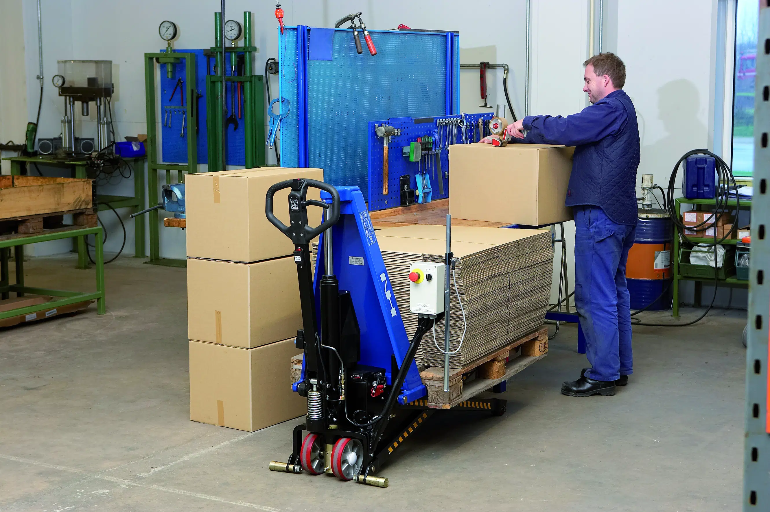 Skæralyfta 1000 kg (raf) Auto-hæðarstilling - Image 4