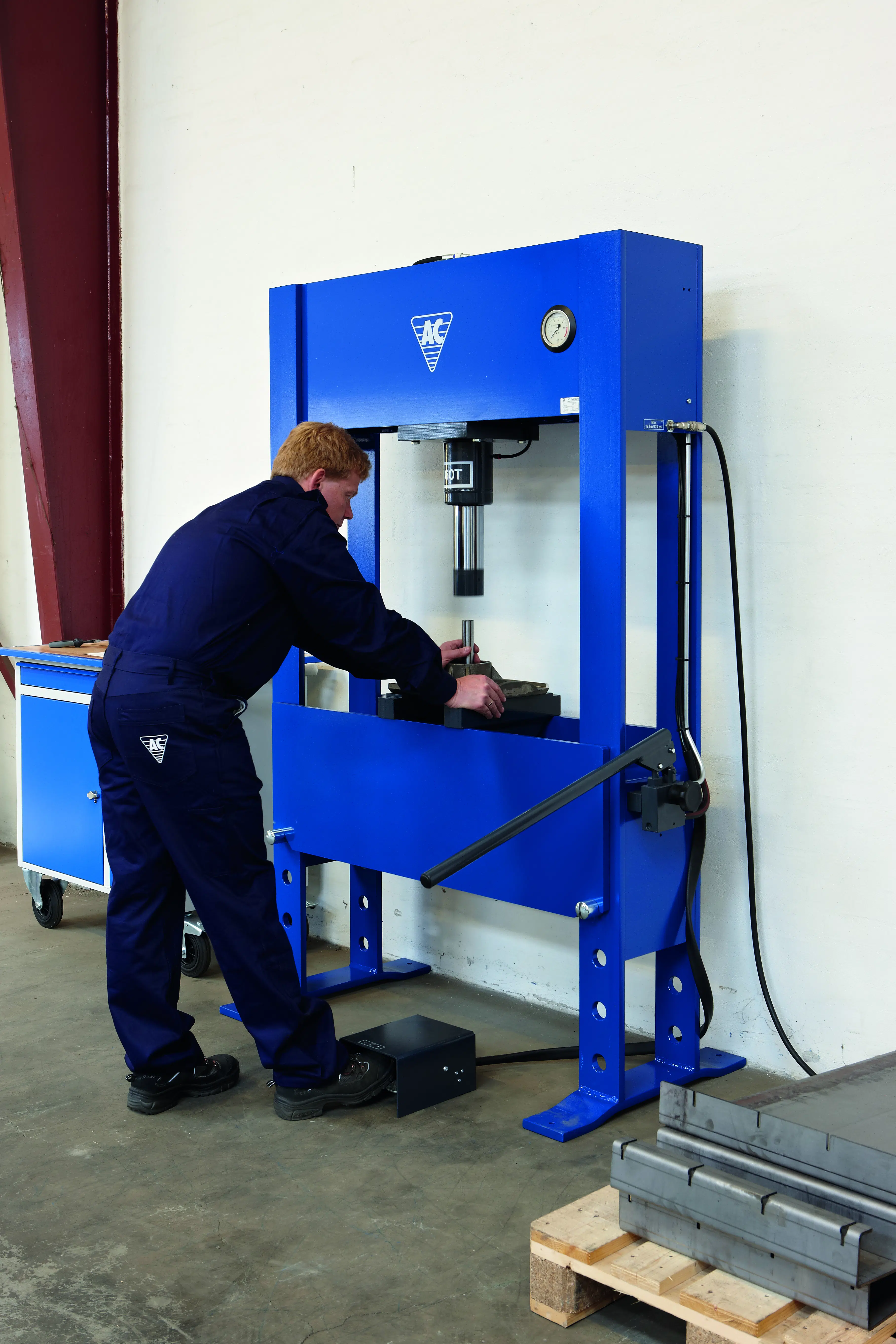 AC-P100H - 100t legupressa ( hand/loft ) - Image 4