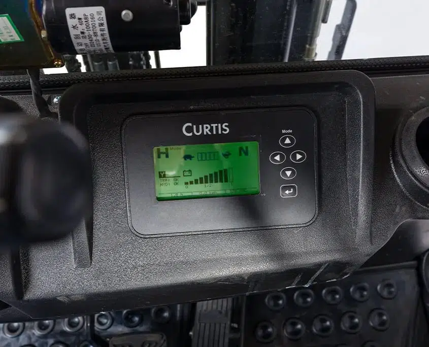 Gaffallyftari 4-hjóla - 3,0t - með húsi - Image 5