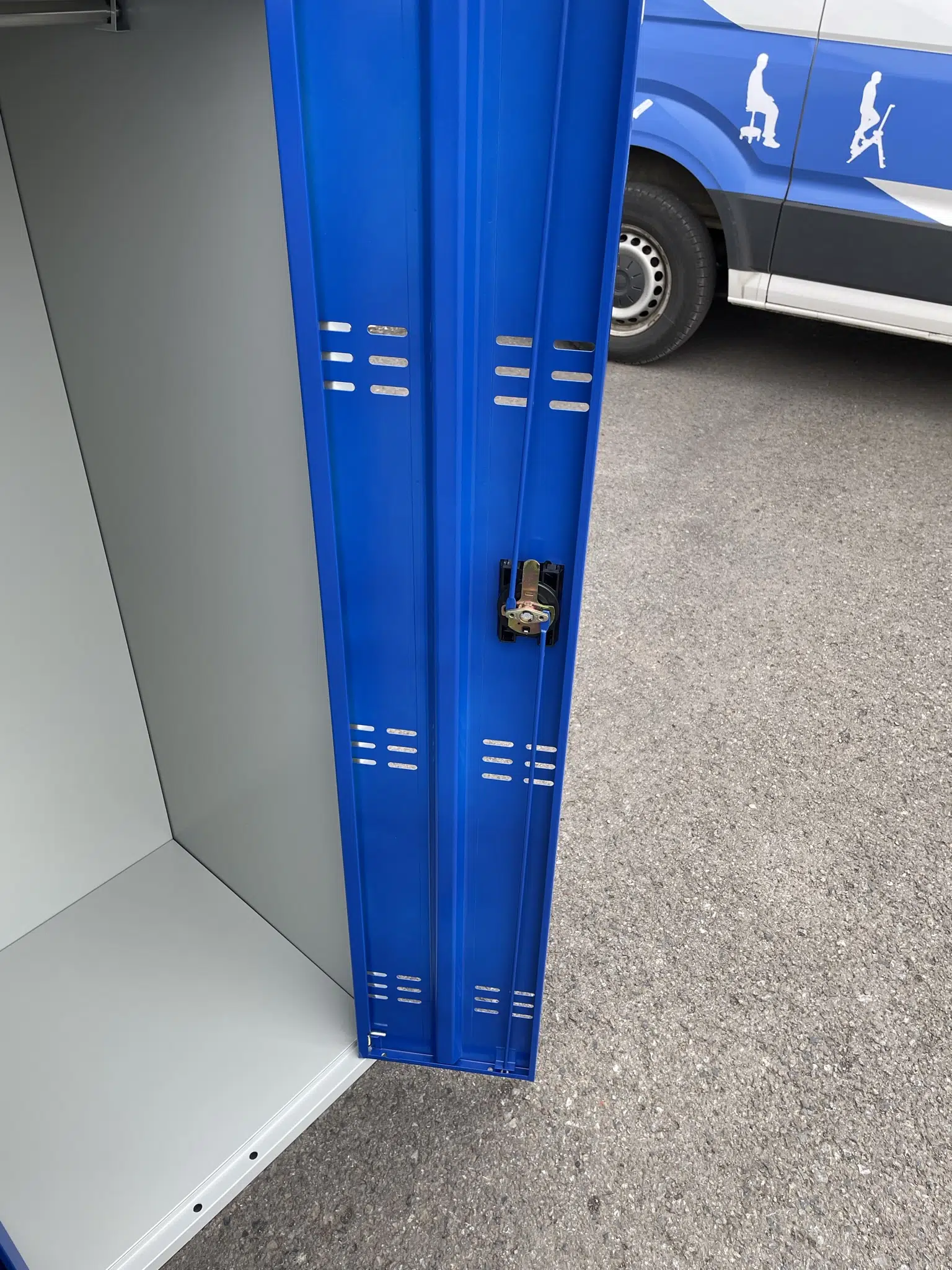 Starfsmannaskápur breiður - Image 9