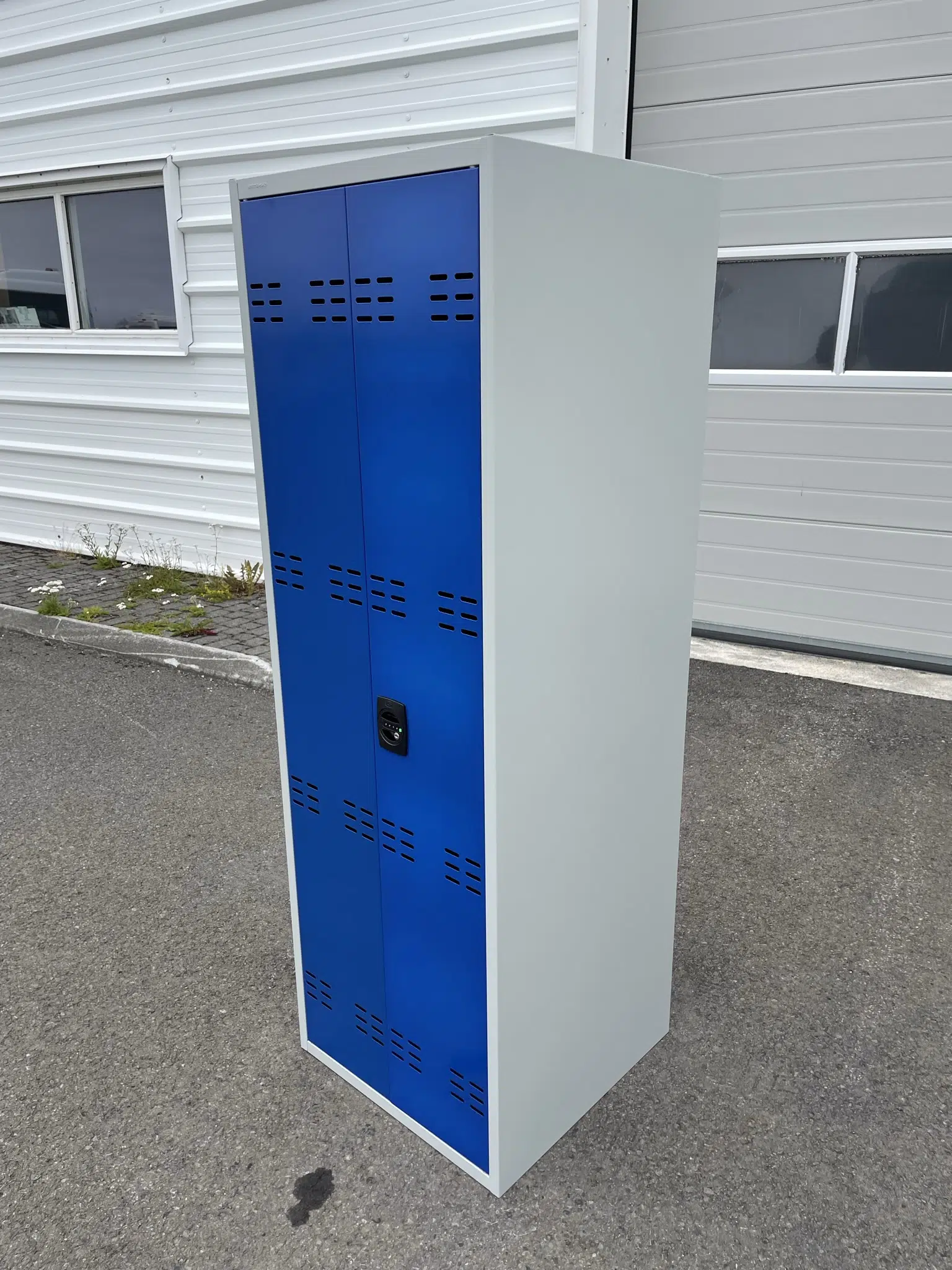 Starfsmannaskápur breiður - Image 5