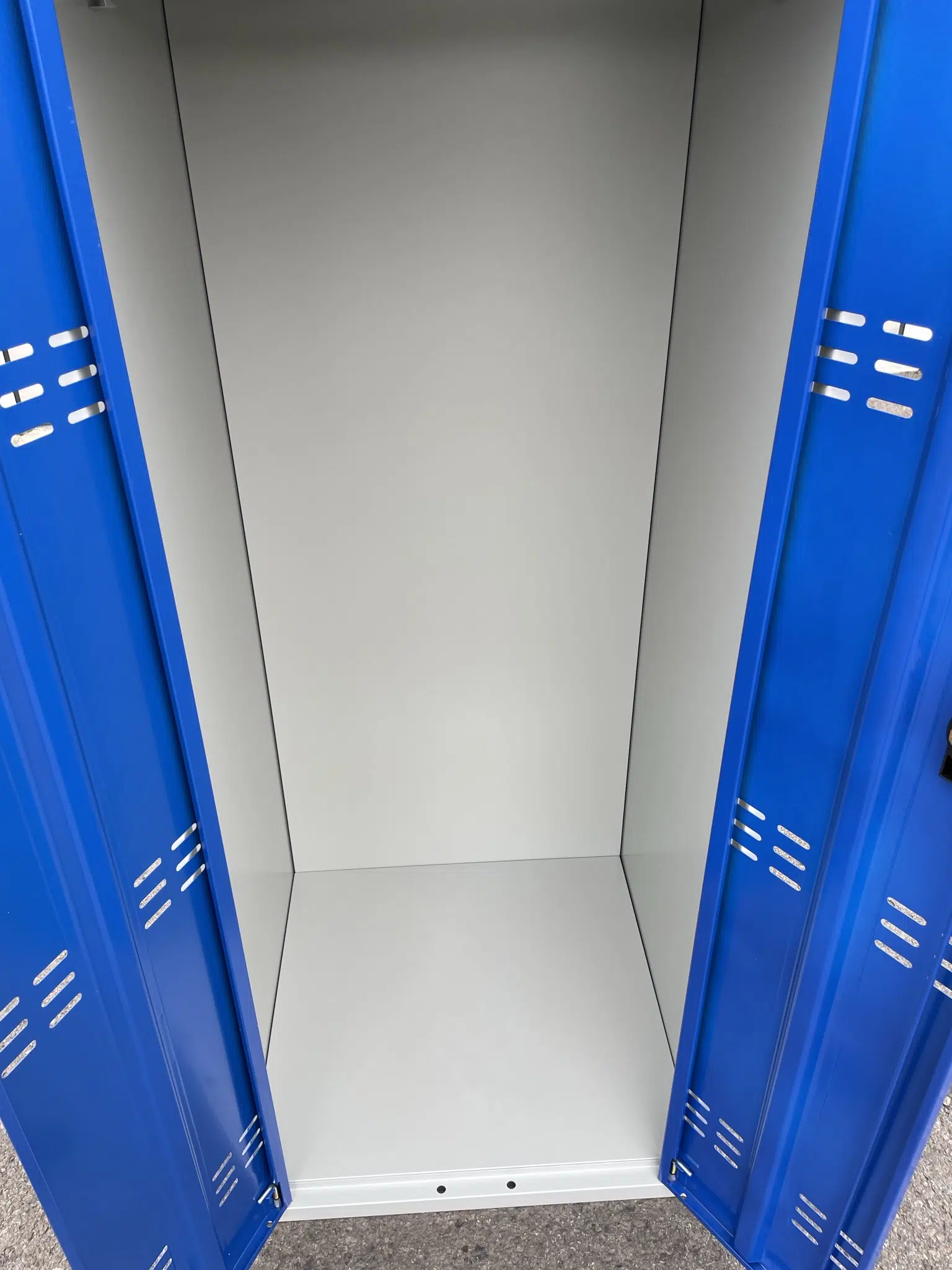 Starfsmannaskápur breiður - Image 14