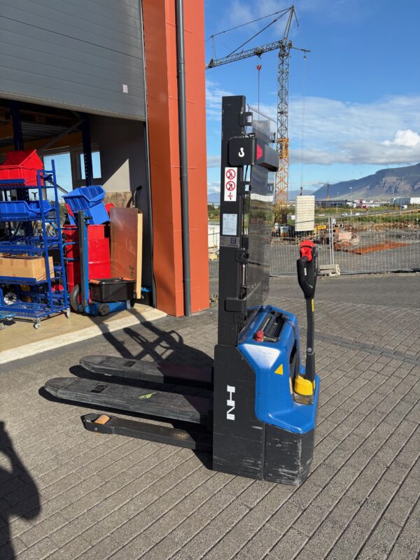 Notaður staflari raf/raf 1.6m / 1.2T